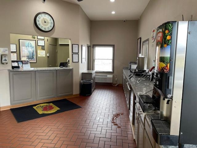 Super 8 By Wyndham Alton Motel Luaran gambar